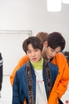 더쿠 - SF9 김로운 맘마미아에서 깐로운모먼트 존잘이다