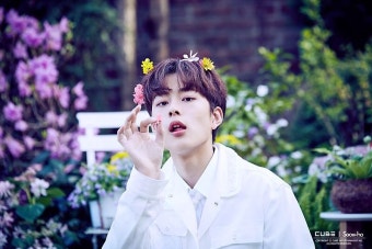 유선호 봄이오면 뮤직비디오 비하인드 사진 - 스퀘어 카테고리