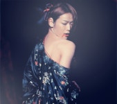 더쿠 - 카메 기모노인지 유카타인지 모르겠지만 그 세쿠시한 잡지 짤 고화질 좀(굽신)