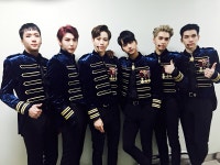 ★★★ 더클로저 의상 총선 ★★★ 5. 남색 벨벳 제복 (161104 뮤뱅, 161108 더쇼) 데이터주의 - 빅스 카테고리