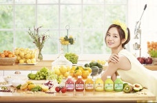 더쿠 - 혜리 해피바스 스무디샤워 광고 사진.jpg