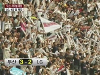 두산, 라이벌 제압…LG, 4강 가물가물