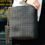 WIZWID:위즈위드 - [Bottega Veneta:보테가 베네타]19SS 566066 VCEW3 인트레치아토 버킷백(BK) WIZWID