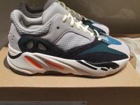 이지부스트700 정가품 (서플제품) Adidas