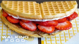 생딸기 누텔라 와플 Strawberry Nutella Waffle / 와플대학 / 세종시 맛집 - kakaoTV 생딸기 누텔라 와플 Strawberry Nutella Waffle... 