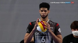 스파이크에 이어 서브에이스까지! 동점을 만들어내는 레오 / 4세트 - kakaoTV 스파이크에 이어 서브에이스까지! 동점을 만들어내는 레오 / 4세트