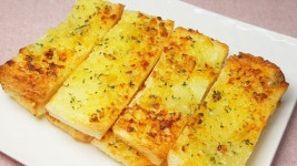 식빵요리 3가지/계란토스트 마늘빵 식빵팝콘/하루한끼/자취요리/초간단 간식/효능[수현집밥레시피] - kakaoTV 식빵요리 3가지/계란토스트... 