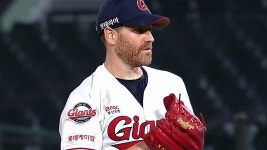 스트레일리, 안정감을 되찾은 연속 탈삼진 / 4회초 - kakaoTV 스트레일리, 안정감을 되찾은 연속 탈삼진 / 4회초