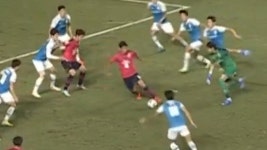 미소 짓는 행운의 여신 완벽한 굳히기를 보여준 포항 / 후반 45+3분 - kakaoTV 미소 짓는 행운의 여신 완벽한 굳히기를 보여준 포항... 