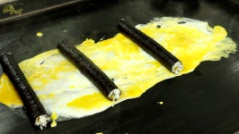 안성 달인 계란말이 김밥 / korean Egg rolled gimbap / 한국 길거리 음식 / korea - kakaoTV 안성 달인 계란말이 김밥 / korean Egg... 
