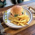 [제주시 구좌읍] 세화해수욕장에 위치한 감성적인 공간의 제주도 수제버거 맛집인 버거스테이 - kakaoTV [제주시 구좌읍] 세화해수욕장에... 