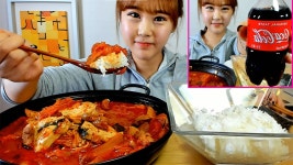 할매집 묵은지김치찜 먹방! 김치가 제대로 묵었네!! - kakaoTV [노토킹 리얼사운드] 돼지고기 듬뿍!! 할매집 묵은지김치찜 먹방! 김치가 제대로... 