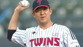 김민성, 유려한 핫코너 수비 / 3회초 | 다음스포츠