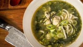 겨울 제철 메뉴!!! 매생이 굴 칼국수~~해장국으로도 최고!!! - kakaoTV 겨울 별미!!! 겨울 제철 메뉴!!! 매생이 굴 칼국수~~해장국으로도 최고!!!