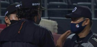 수베로 감독의 격한 항의에 경고를 주는 주심 / 8회초 | 다음스포츠