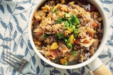 베이컨 볶음밥 만드는법 혼밥요리로 좋은 메뉴 추천!! - kakaoTV 베이컨 볶음밥 만드는법 혼밥요리로 좋은 메뉴 추천!!