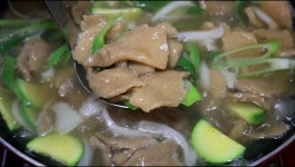 [수제비 만들기]수제비 반죽에 이것을 넣으면 밀가루냄새가 안나서 아주 맛이좋답니다~수제비 육수!감자수제비! - kakaoTV [수제비 만들기]수제비... 