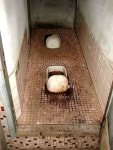 2인용 재래식 화장실