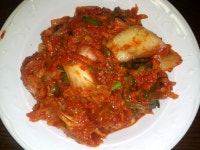 막 담은 배추김치와 보쌈