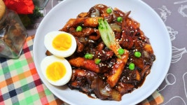 제대로떡볶이제대점 | 짜장 떡볶이 맛있게 만드는 방법, 춘장으로 제대로 맛내기 - kakaoTV 짜장 떡볶이 맛있게 만드는 방법, 춘장으로 제대로 맛내기