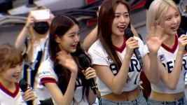 아이브의 경기 관람부터 클리닝 타임 공연까지 / 7회초 - kakaoTV 아이브의 경기 관람부터 클리닝 타임 공연까지 / 7회초
