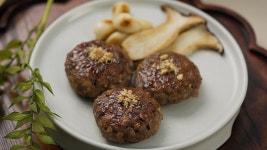 떡갈비에 맛과 식감을 더하는 비결! 호두떡갈비 만들기 - kakaoTV 떡갈비에 맛과 식감을 더하는 비결! 호두떡갈비 만들기