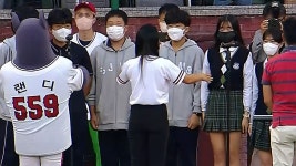 인천신정중학교 학생들의 애국가 제창 - kakaoTV 인천신정중학교 학생들의 애국가 제창