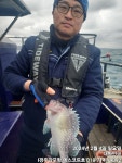 13분전원 횟거리많이 잡으셨다고 웃으면서 횟집으로 직행하셨네요 에스코트호에 낚시오시는 조사님은 이젠 당연히 횟거리와매운탕은 횟집에서... 