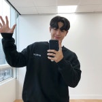 모멘트 자수 오버핏 맨투맨 맨투맨 훈스 모멘트 자수 오버핏 맨투맨