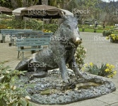 금관 돼지 Mp3 스톡 사진 458134637 | iStock Victoria, British Columbia, Canada- May 1, 2009:A large brass pig...