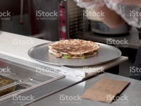 수제 오 부리또(Oh BURRITO) | 클로즈업 샷 셰프리 준비 브리또 스톡 사진 501364216 | iStock close up shot of a chef preparing burrito