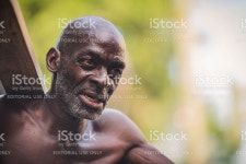 공사장 인부 신작로가 퍼포머 스톡 사진 539353138 | iStock New Orleans, Louisiana, USA - June 9, 2016: Nathaniel the ladder...
