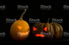 호박 등불 스톡 사진 520842537 | iStock Lanterns of pumpkins