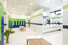 대형 운동시설 탈의실 스톡 사진 177877422 | iStock Large gym changing room