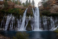 Macarthur 버니 폴즈 캘리포니아 스톡 사진 494856434 | iStock MacArthur Burney Falls in California