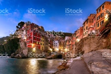 리오마조레 스톡 사진 532117720 | iStock Riomaggiore, one of five Cinque Terres villages in Italy.