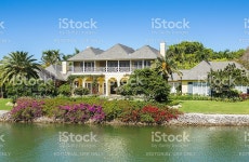 워터사이드 홈화면 나폴리 플로리다 스톡 사진 531710763 | iStock Waterside residence on the bayside area of Naples with... 
