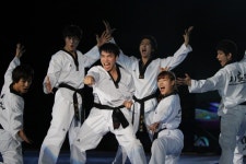 세계태권도 한마당 사상 최초 태권 갈라쇼 대박 났다:내외신문 ≪내외신문≫ 세계태권도 한마당 사상 최초 태권 갈라쇼 대박 났다