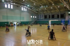 남동 다목적 실내체육관, 장애인 이용의 날. 운영:내외신문 ≪내외신문≫ 남동 다목적 실내체육관, 장애인 이용의 날. 운영