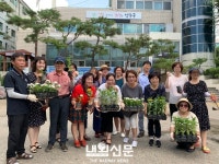 만수5동 ‘가을맞이 꽃길조성’행사:내외신문 ≪내외신문≫ 만수5동 ‘가을맞이 꽃길조성’행사