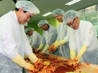 전주법원 독거노인 위한 김장 나누기 행사 개최 | 한국일보