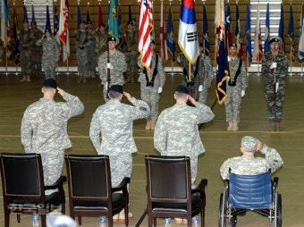 백선엽 장군, 미8군 사령관 이ㆍ취임 주단상에 초청