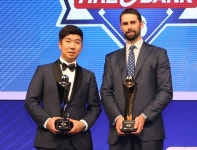 MVP 니퍼트도, 신인왕 신재영도 흠 잡을 데 없었다 | 한국일보