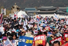 민주노총 “노동법 개악 반대”…국회 앞 10만명 대규모 집회 | 한국일보