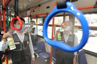 서울 시내버스 운전기사 임금 2.8% 오른다 서울 시내버스 운전기사 임금 2.8% 오른다 | 한국일보