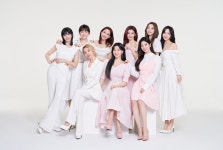 플리토에서 TWICE (@JYPETWICE)의 SNS를 한국어로 읽어보세요.