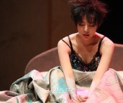 [포토] 김나미 연극무대서 파격 연기 - 일간스포츠 [포토] 김나미 연극무대서 파격 연기