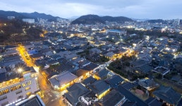 EBS 휘황찬란 풍남문, 왁자지껄 야시장…밤이 즐거운 전주