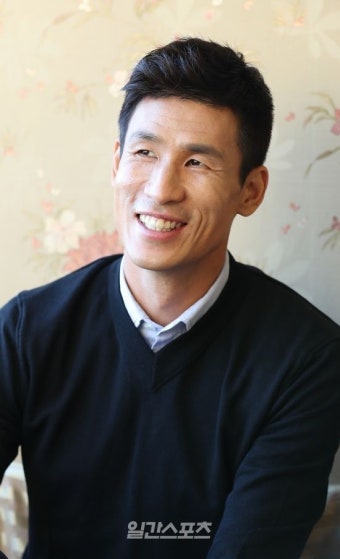 강원FC, MVP 정조국 영입 - 일간스포츠 강원FC, MVP 정조국 영입