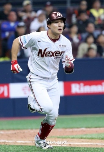 넥센 김하성, 100타점 정복…유격수로는 역대 세 번째 - 일간스포츠 넥센 김하성, 100타점 정복…유격수로는 역대 세 번째